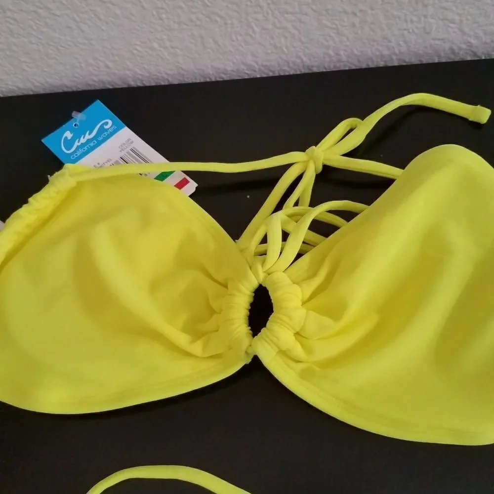 NEW California Waves Yellow Bikini Top asz Large